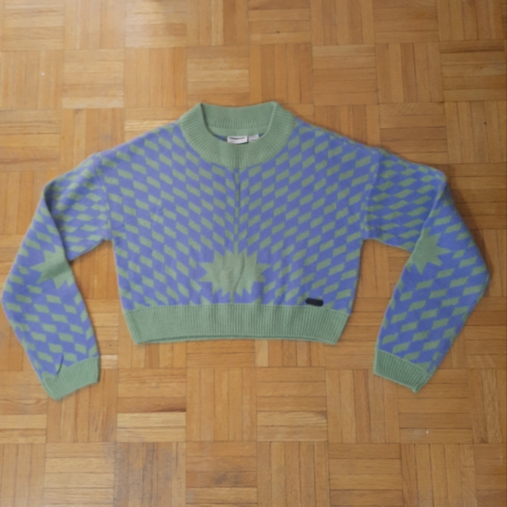 Noisy May Star Green- Blue Pastel Cropped Mock Neck Sweater